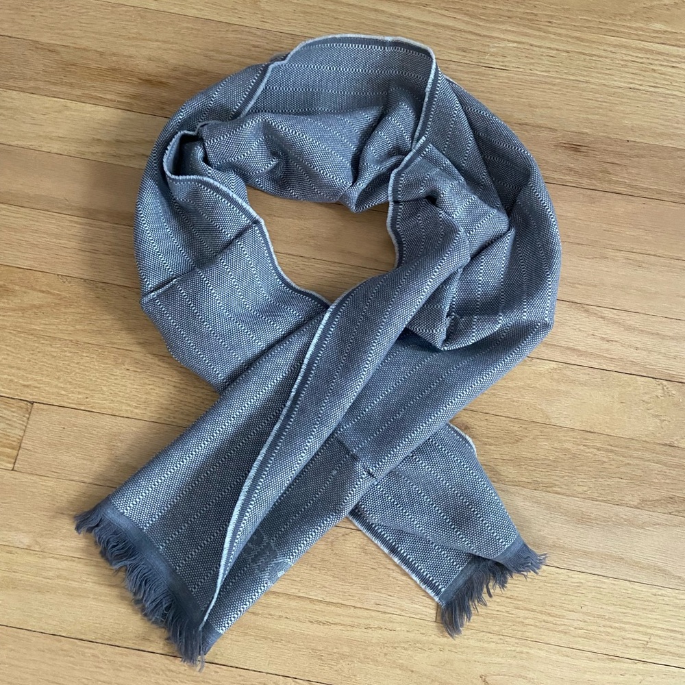 Scarf Renoma 100% Very Soft Wool 12.5 x 63 Grey Gray NEW